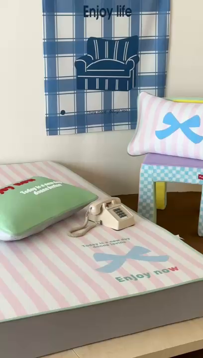 91家纺网 家纺一手货源 找家纺 觅糖2025新款ins冰藤席毛巾绣凉席 蝴蝶结日记