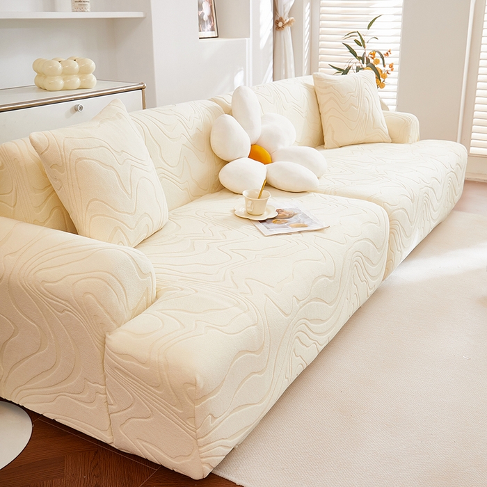 91家纺网 家纺一手货源 找家纺 丝绮鹿 2025新款雕花绒曲意直排松紧款沙发套 雕花绒曲意直排-米白