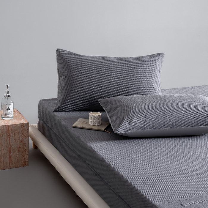 91家纺网 家纺一手货源 找家纺 叠派家纺 2025新款字母压花六面全包单床笠 床笠单件 灰色