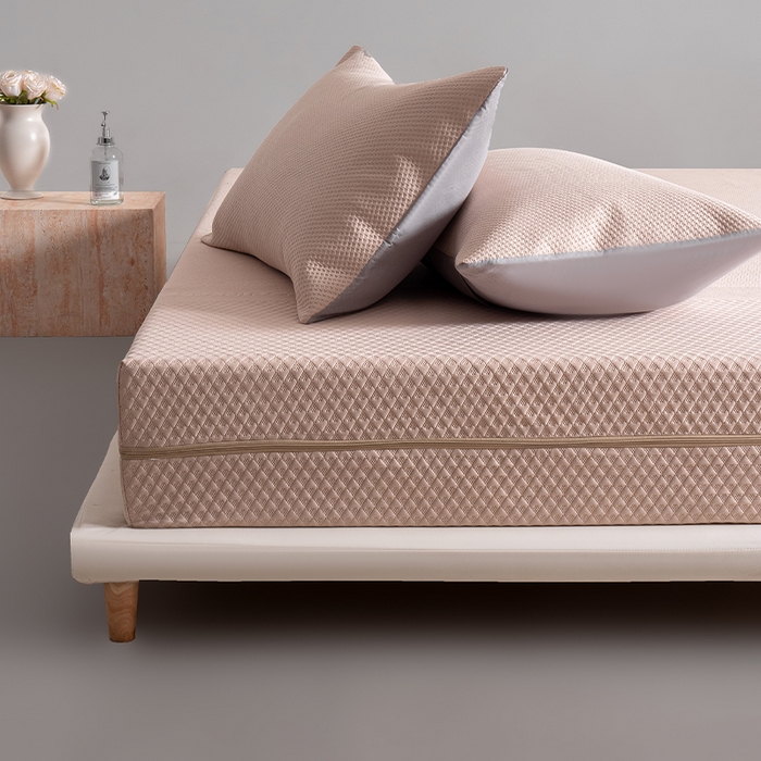 91家纺网 家纺一手货源 找家纺 叠派家纺 2025新款字母压花六面全包单床笠 床笠单件 卡其