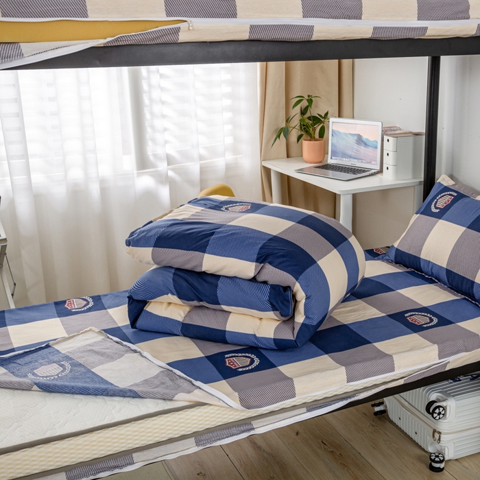 91家纺网 家纺一手货源 找家纺 锦润家纺 2025新款12868床笠床垫套全棉印花学生三件套六件套多件套蓝大格