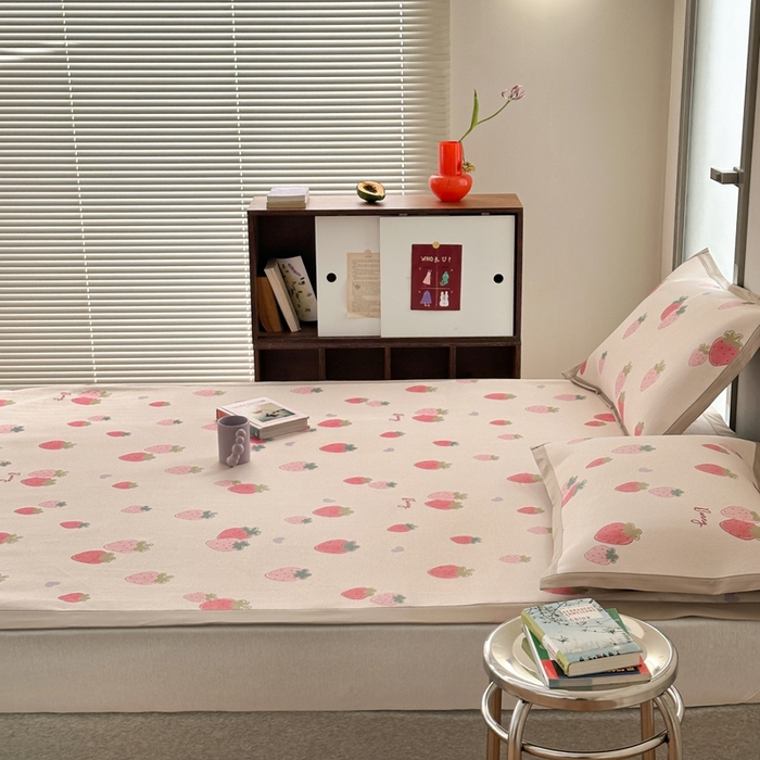 91家纺网 家纺一手货源 找家纺 觅糖家纺 2025春夏新款A类抗菌养生冰藤凉席席子 缤纷莓果