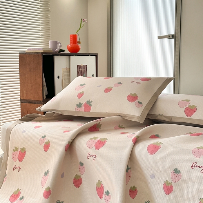 91家纺网 家纺一手货源 找家纺 觅糖家纺 2025春夏新款A类抗菌养生冰藤凉席席子 缤纷莓果