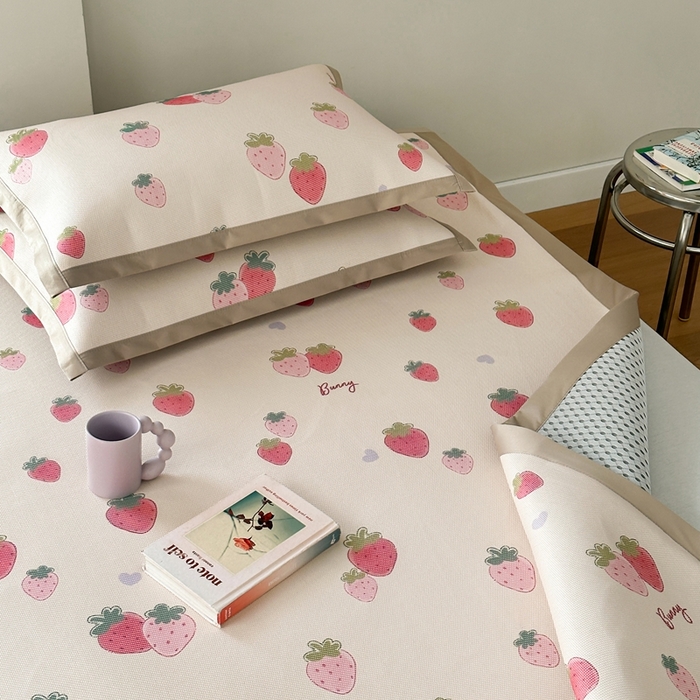 91家纺网 家纺一手货源 找家纺 觅糖家纺 2025春夏新款A类抗菌养生冰藤凉席席子 缤纷莓果