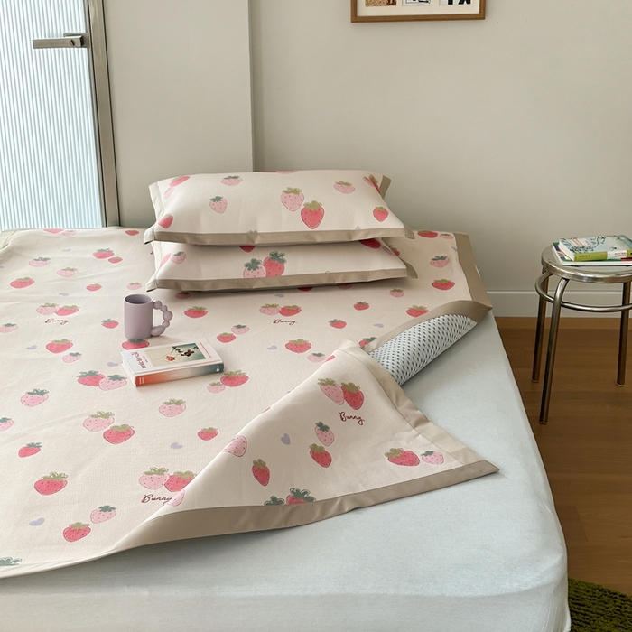 91家纺网 家纺一手货源 找家纺 觅糖家纺 2025春夏新款A类抗菌养生冰藤凉席席子 缤纷莓果