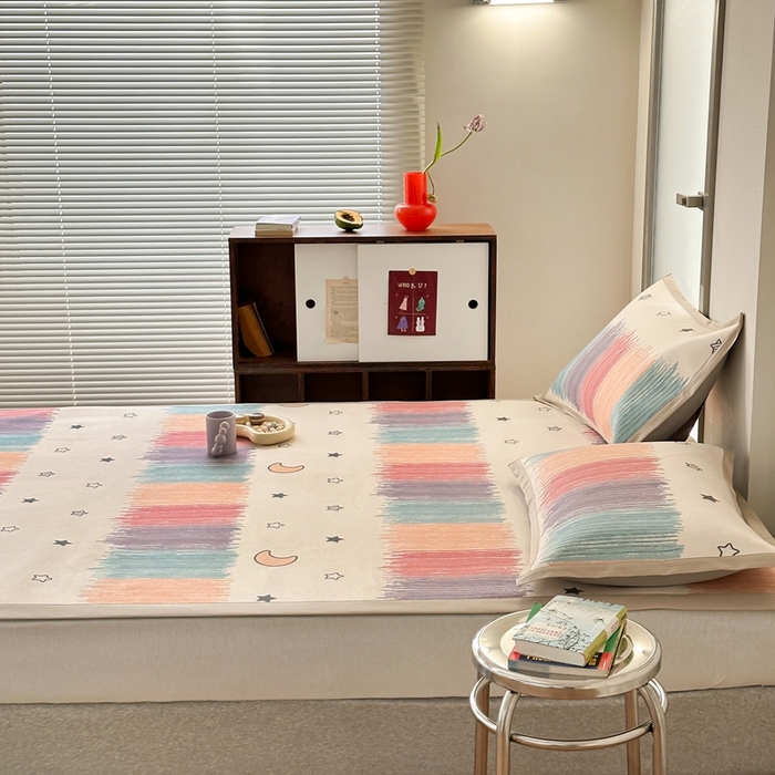 91家纺网 家纺一手货源 找家纺 觅糖家纺 2025春夏新款A类抗菌养生冰藤凉席席子 缤纷夏日