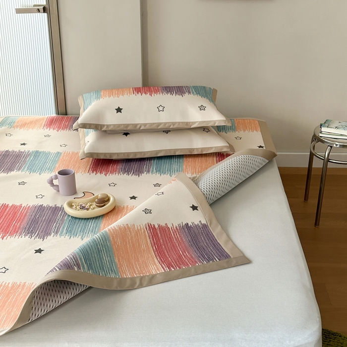 91家纺网 家纺一手货源 找家纺 觅糖家纺 2025春夏新款A类抗菌养生冰藤凉席席子 缤纷夏日