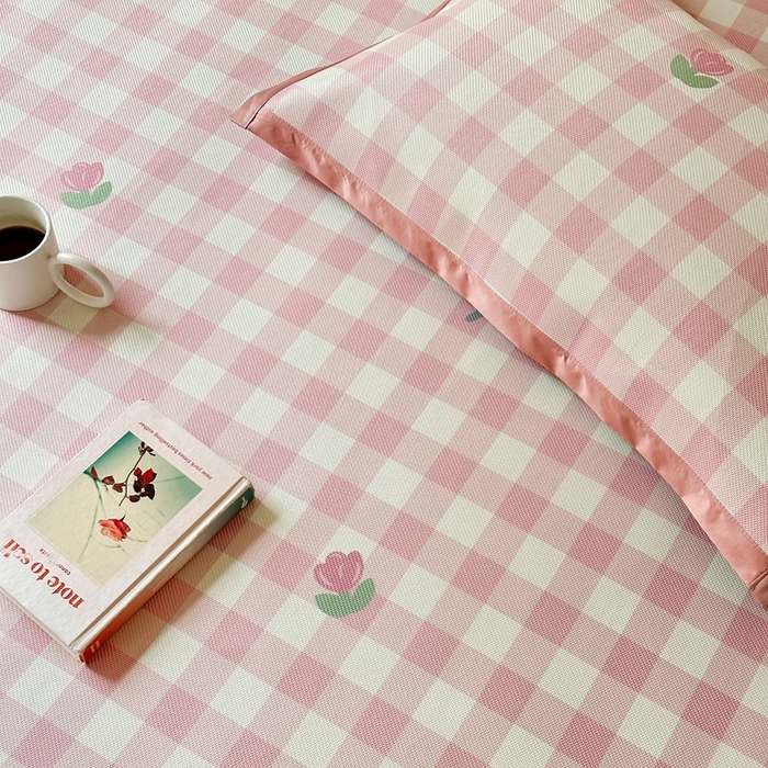 91家纺网 家纺一手货源 找家纺 觅糖家纺 2025春夏新款A类抗菌养生冰藤凉席席子 粉格蝴蝶结