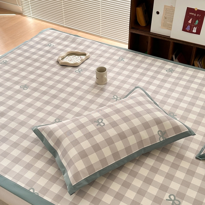 91家纺网 家纺一手货源 找家纺 觅糖家纺 2025春夏新款A类抗菌养生冰藤凉席席子 灰格蝴蝶结