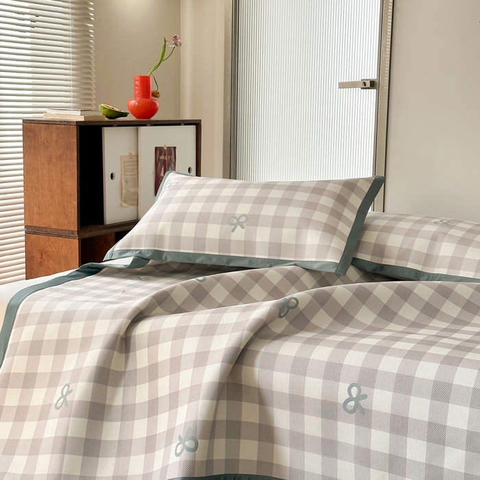 91家纺网 家纺一手货源 找家纺 觅糖家纺 2025春夏新款A类抗菌养生冰藤凉席席子 灰格蝴蝶结