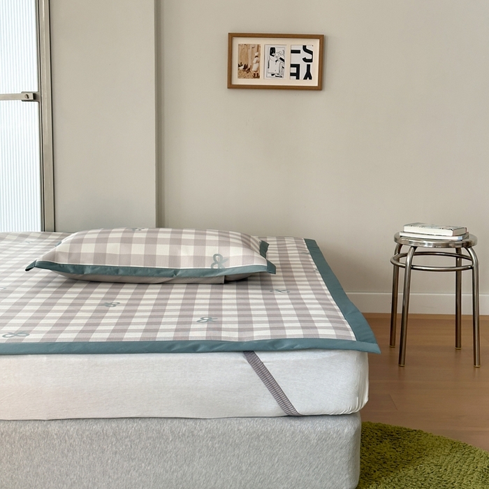 91家纺网 家纺一手货源 找家纺 觅糖家纺 2025春夏新款A类抗菌养生冰藤凉席席子 灰格蝴蝶结