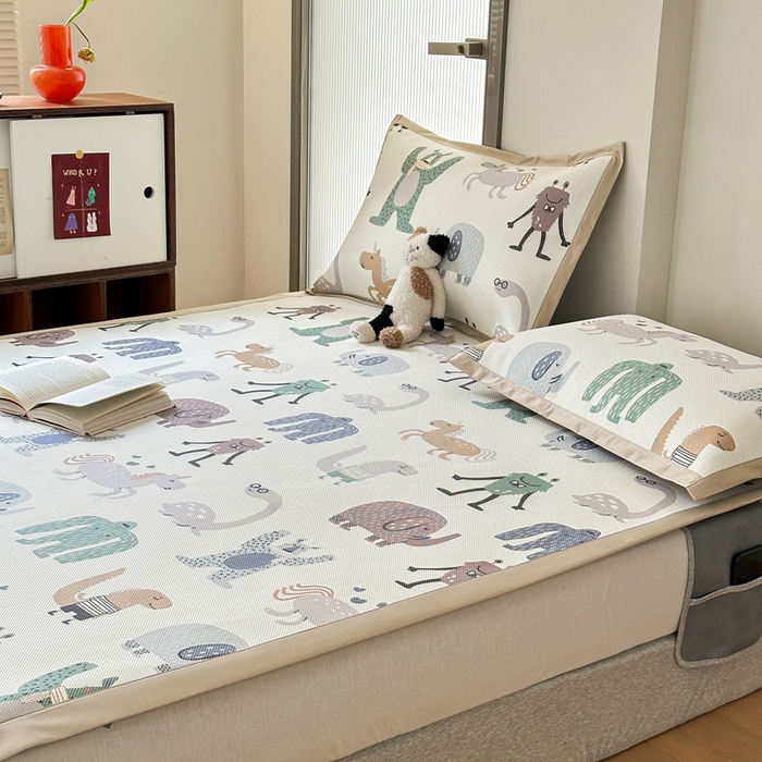 91家纺网 家纺一手货源 找家纺 觅糖家纺 2025春夏新款A类抗菌养生冰藤凉席席子 魔幻世界