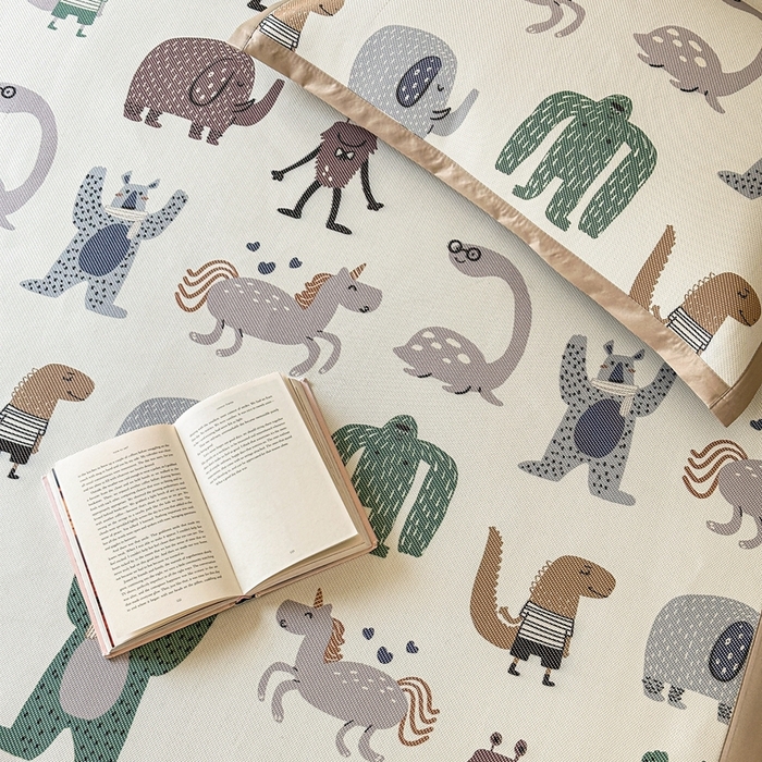 91家纺网 家纺一手货源 找家纺 觅糖家纺 2025春夏新款A类抗菌养生冰藤凉席席子 魔幻世界