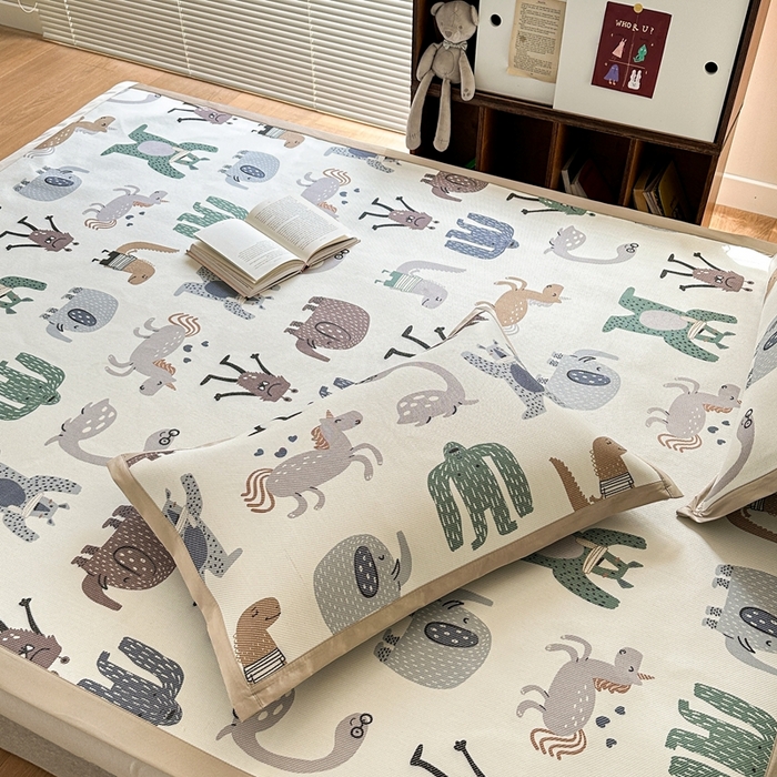 91家纺网 家纺一手货源 找家纺 觅糖家纺 2025春夏新款A类抗菌养生冰藤凉席席子 魔幻世界