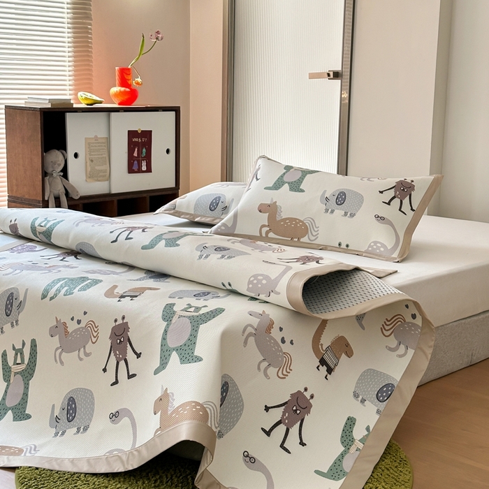 91家纺网 家纺一手货源 找家纺 觅糖家纺 2025春夏新款A类抗菌养生冰藤凉席席子 魔幻世界