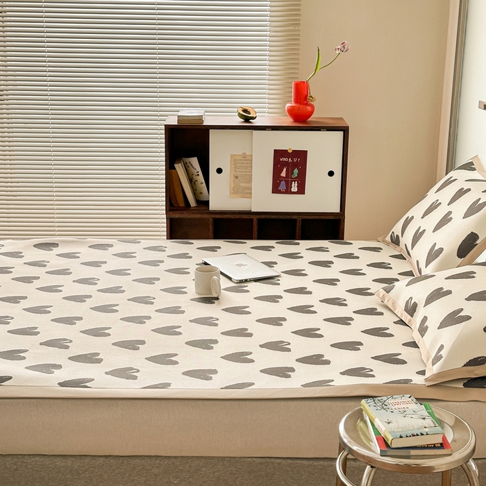 91家纺网 家纺一手货源 找家纺 觅糖家纺 2025春夏新款A类抗菌养生冰藤凉席席子 小爱心