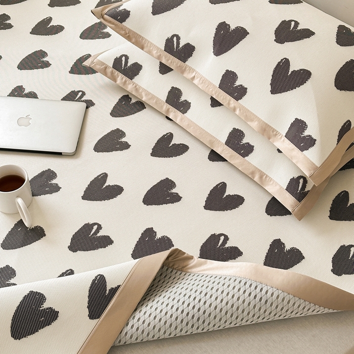 91家纺网 家纺一手货源 找家纺 觅糖家纺 2025春夏新款A类抗菌养生冰藤凉席席子 小爱心