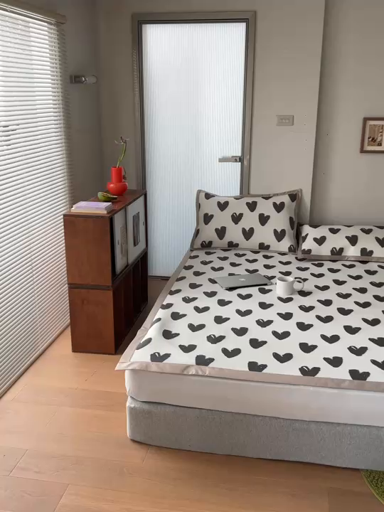 91家纺网 家纺一手货源 找家纺 觅糖家纺 2025春夏新款A类抗菌养生冰藤凉席席子 小爱心