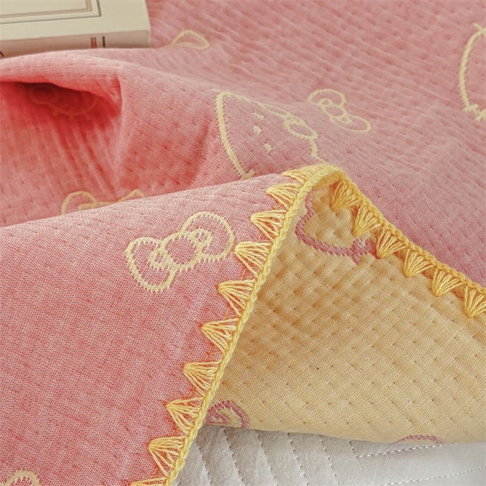 91家纺网 家纺一手货源 找家纺 嘉汀兰家居 2025新款全棉纯棉纱布提花盖毯KT猫-粉