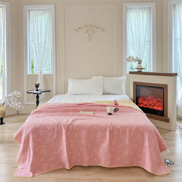 91家纺网 家纺一手货源 找家纺 嘉汀兰家居 2025新款全棉纯棉纱布提花盖毯KT猫-粉