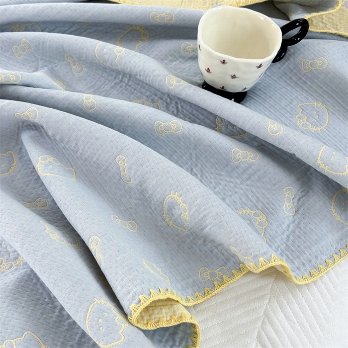 91家纺网 家纺一手货源 找家纺 嘉汀兰家居 2025新款全棉纯棉纱布提花盖毯KT猫-蓝