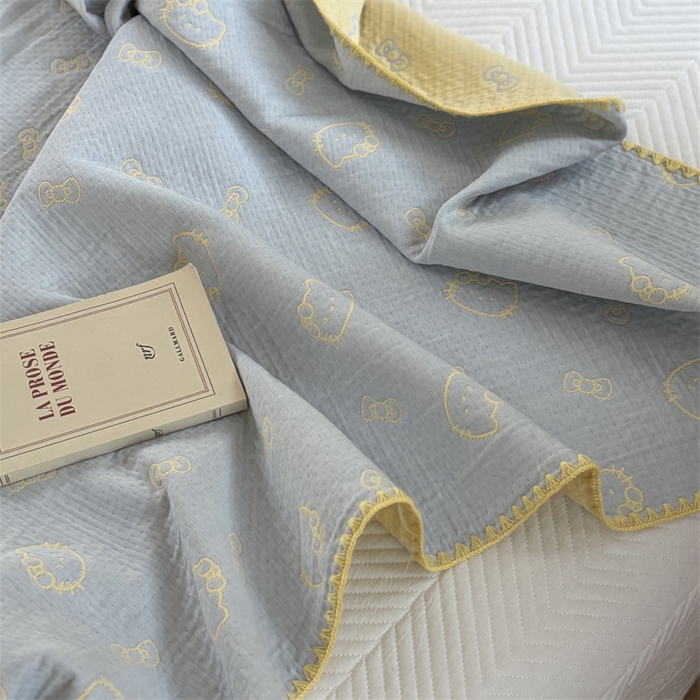 91家纺网 家纺一手货源 找家纺 嘉汀兰家居 2025新款全棉纯棉纱布提花盖毯KT猫-蓝