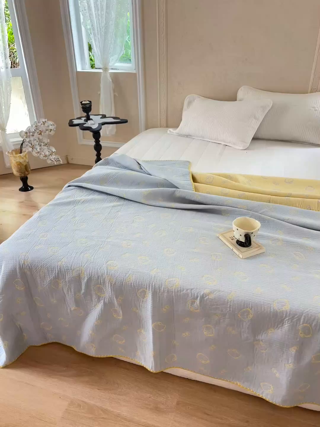 91家纺网 家纺一手货源 找家纺 嘉汀兰家居 2025新款全棉纯棉纱布提花盖毯KT猫-蓝