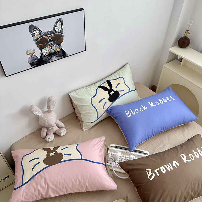 91家纺网 家纺一手货源 找家纺 柚可家居 2024新款数码定版全棉单枕套系列 布莱克兔