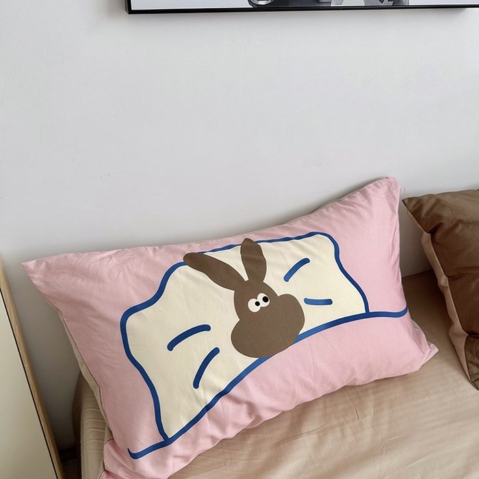 91家纺网 家纺一手货源 找家纺 柚可家居 2024新款数码定版全棉单枕套系列 布朗兔