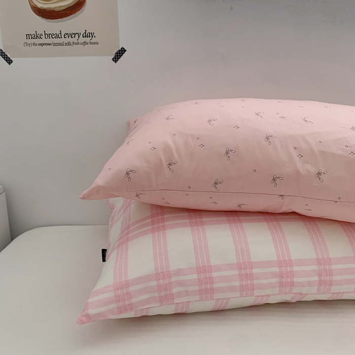 91家纺网 家纺一手货源 找家纺 柚可家居 2024新款40支全棉活性印染格子纯棉单枕套 蝴蝶结粉单枕套