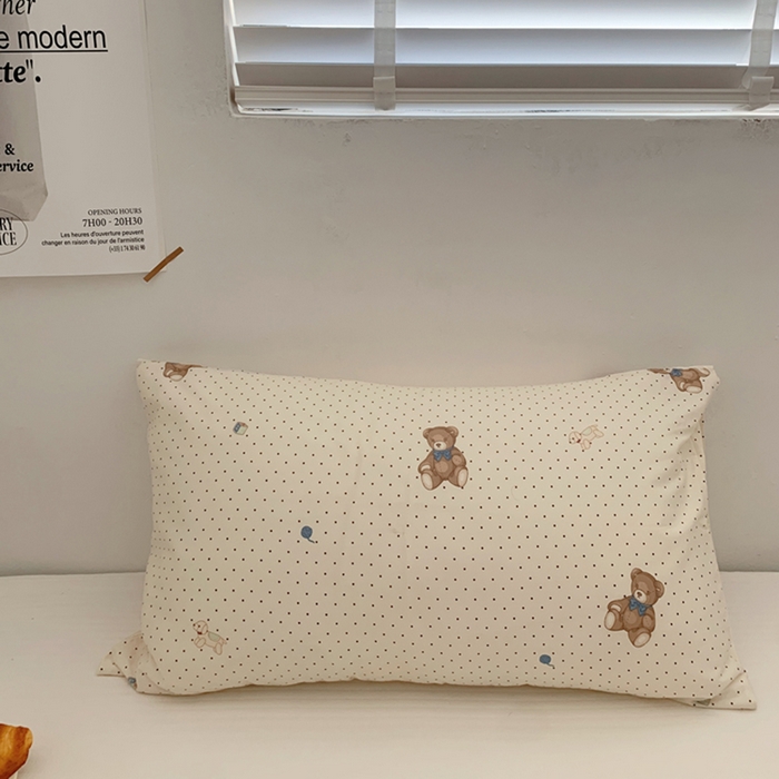 91家纺网 家纺一手货源 找家纺 柚可家居 2024新款活性印花小熊系列单枕套 玩具熊乐园