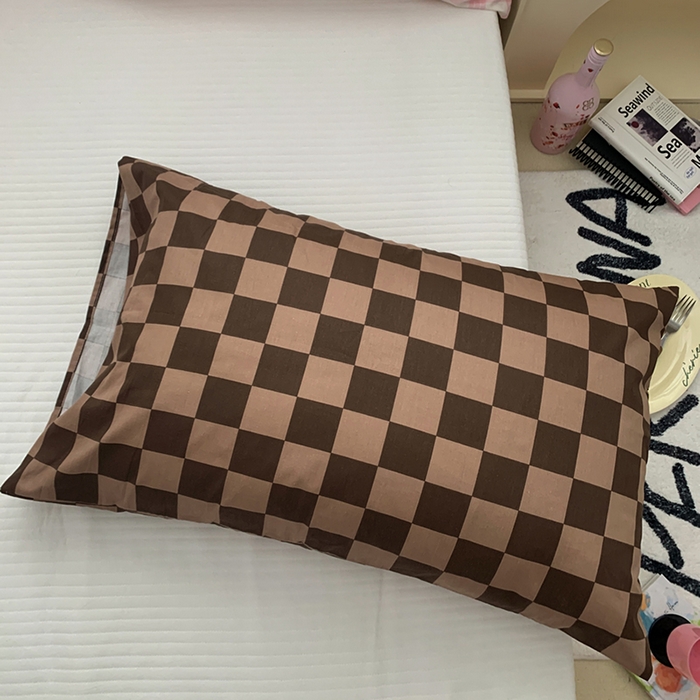 91家纺网 家纺一手货源 找家纺 柚可家居 2024新款40支全棉活性印染格子纯棉单枕套 咖格单枕套