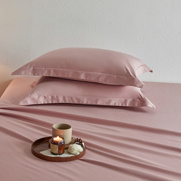 91家纺网 家纺一手货源 找家纺 轩和家居 2025新款50S贡缎长绒棉纯棉单枕套单品枕套枕套单件 复古粉