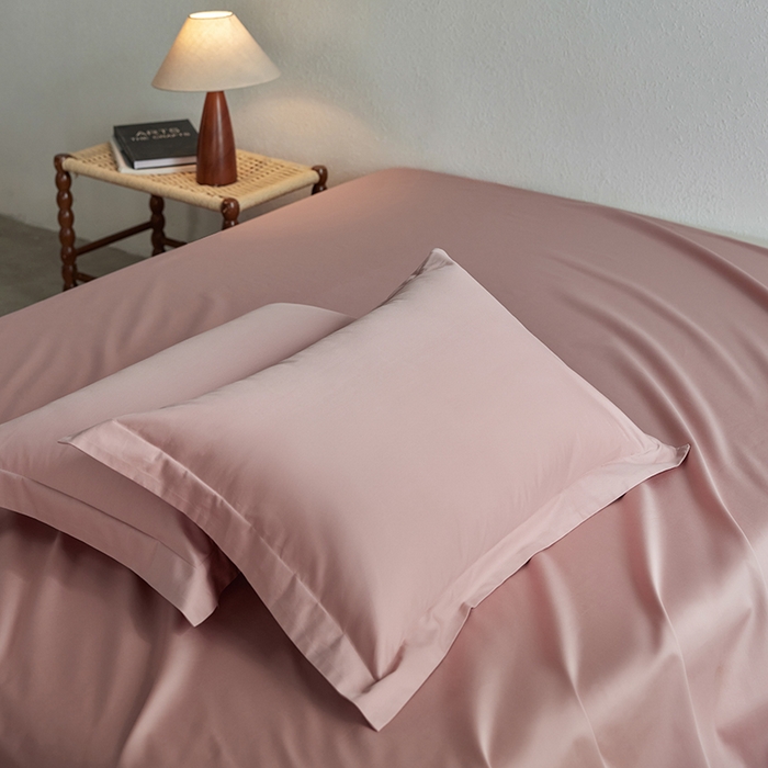 91家纺网 家纺一手货源 找家纺 轩和家居 2025新款50S贡缎长绒棉纯棉单枕套单品枕套枕套单件 复古粉