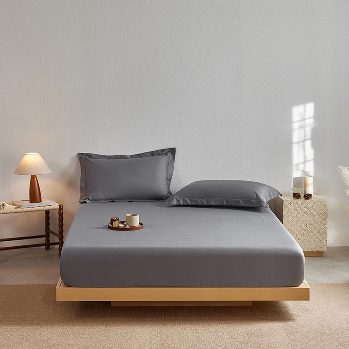 91家纺网 家纺一手货源 找家纺 轩和家居 2025新款50S贡缎长绒棉纯棉单床笠单品床笠床笠单件 梦境灰