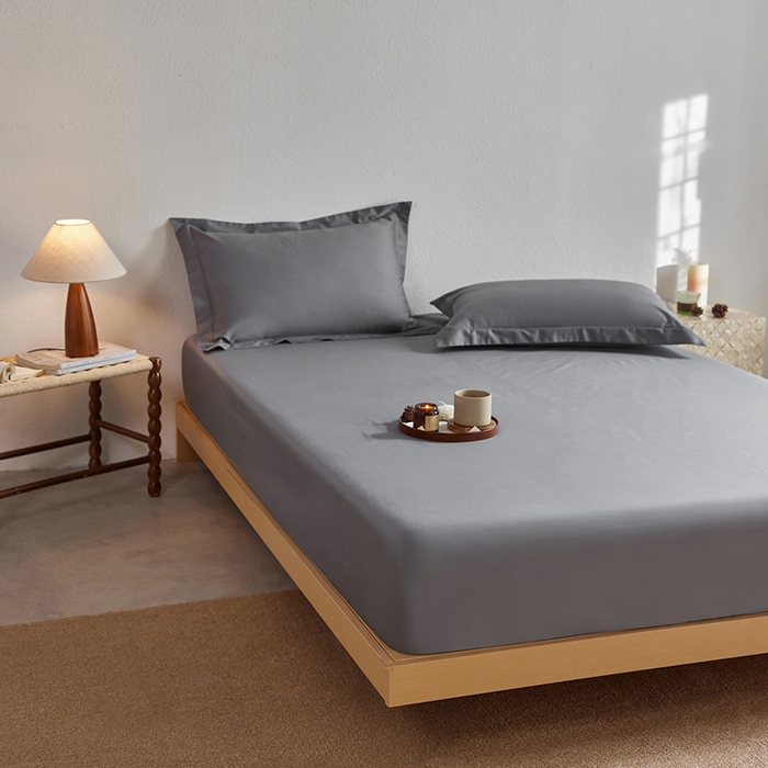 91家纺网 家纺一手货源 找家纺 轩和家居 2025新款50S贡缎长绒棉纯棉单床笠单品床笠床笠单件 梦境灰