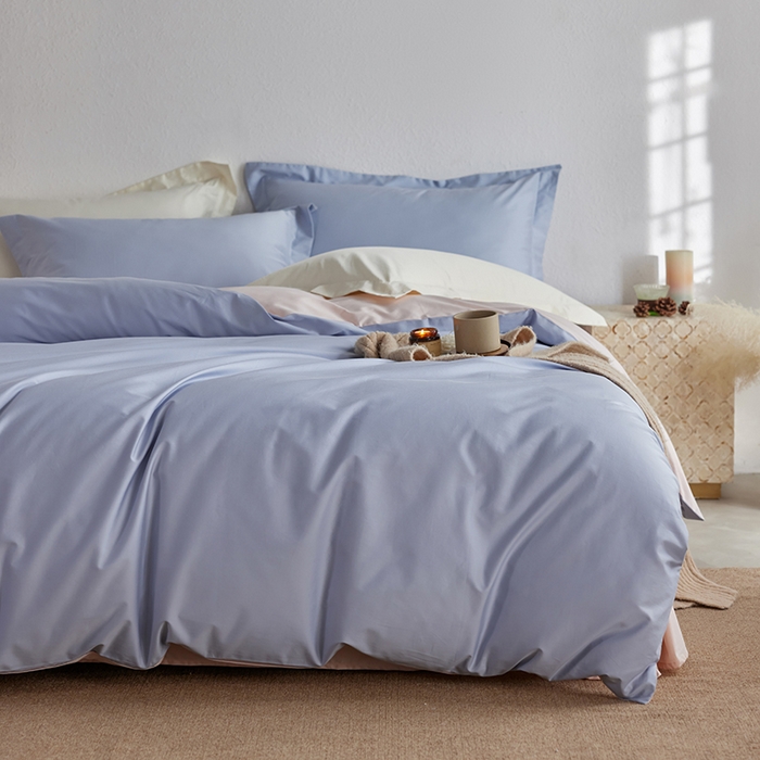 91家纺网 家纺一手货源 找家纺 轩和家居 2025新款50S贡缎长绒棉纯棉四件套 碧落蓝+夏恋粉