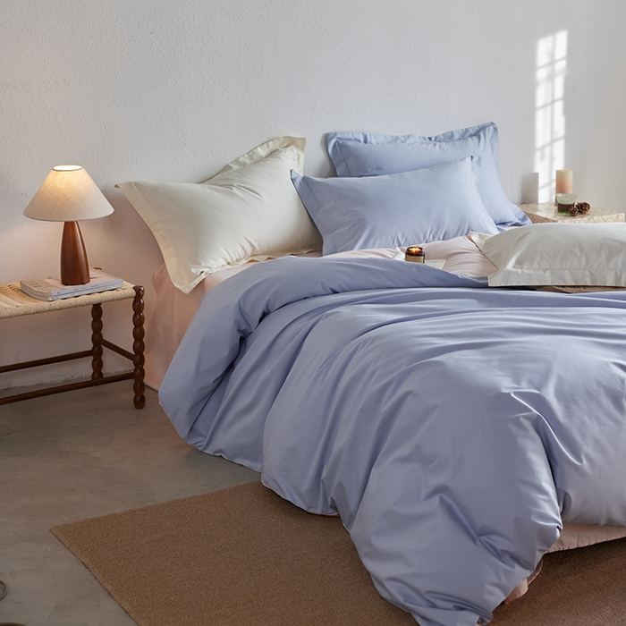 91家纺网 家纺一手货源 找家纺 轩和家居 2025新款50S贡缎长绒棉纯棉四件套 碧落蓝+夏恋粉