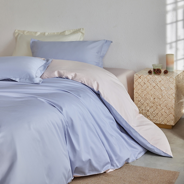 91家纺网 家纺一手货源 找家纺 轩和家居 2025新款50S贡缎长绒棉纯棉四件套 碧落蓝+夏恋粉