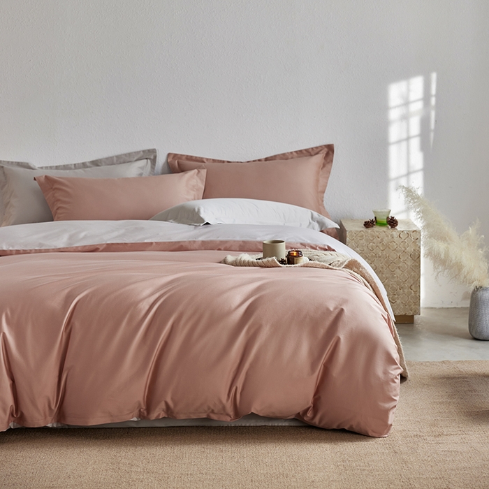 91家纺网 家纺一手货源 找家纺 轩和家居 2025新款50S贡缎长绒棉纯棉四件套 罗卡芙+迷雾灰