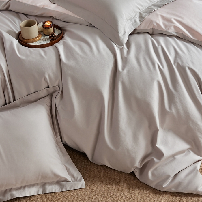 91家纺网 家纺一手货源 找家纺 轩和家居 2025新款50S贡缎长绒棉纯棉四件套 迷雾灰+夏恋粉