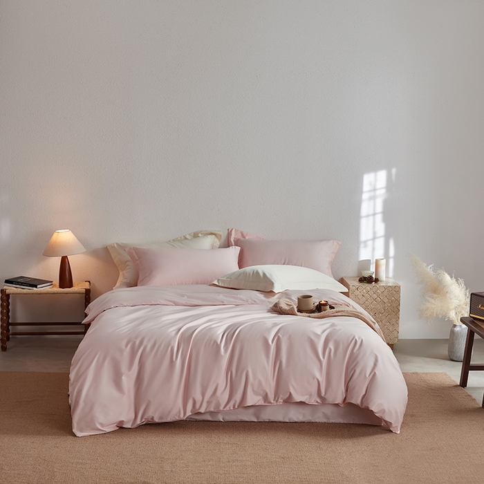 91家纺网 家纺一手货源 找家纺 轩和家居 2025新款50S贡缎长绒棉纯棉四件套 夏恋粉