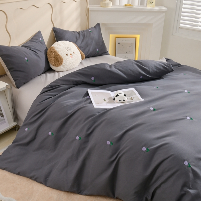 91家纺网 家纺一手货源 找家纺 推推家纺 2025新款刺绣水洗棉小清新四件套 郁金香-深灰+浅灰