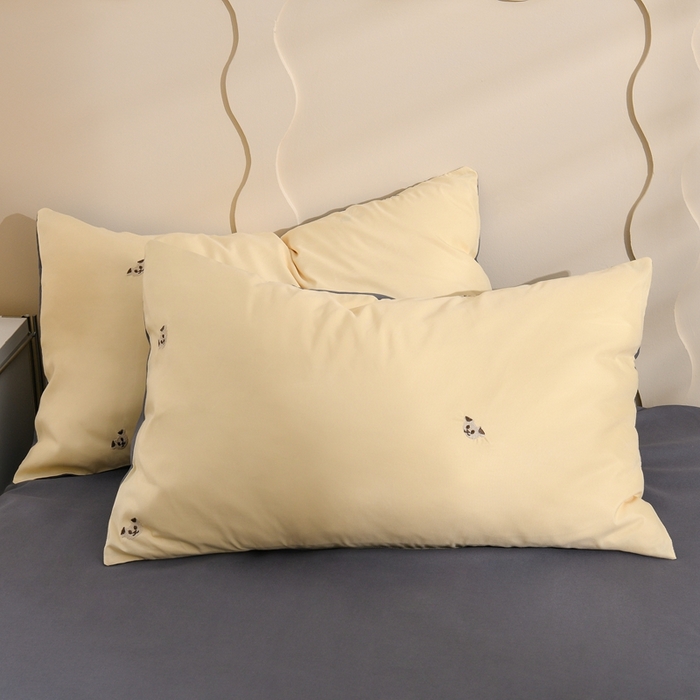 91家纺网 家纺一手货源 找家纺 推推家纺 2025新款刺绣水洗棉小清新四件套 熊头-米驼+深灰