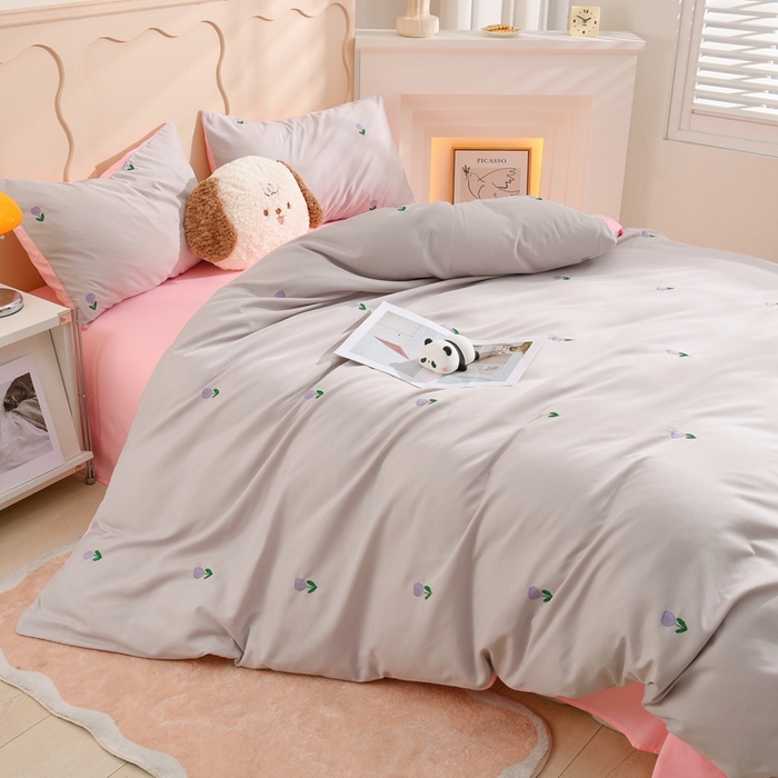 91家纺网 家纺一手货源 找家纺 推推家纺 2025新款刺绣水洗棉小清新四件套 郁金香-浅灰+浅玉