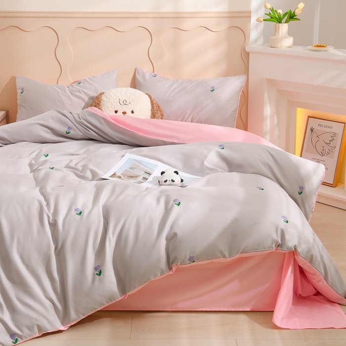 91家纺网 家纺一手货源 找家纺 推推家纺 2025新款刺绣水洗棉小清新四件套 郁金香-浅灰+浅玉