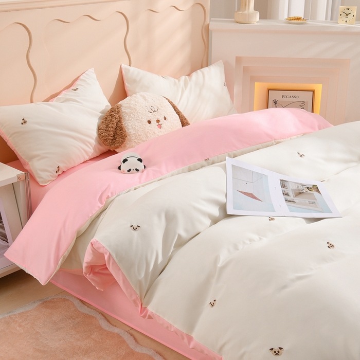 91家纺网 家纺一手货源 找家纺 推推家纺 2025新款刺绣水洗棉小清新四件套 熊头-米白+浅玉