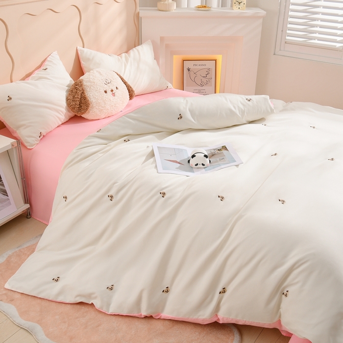 91家纺网 家纺一手货源 找家纺 推推家纺 2025新款刺绣水洗棉小清新四件套 熊头-米白+浅玉