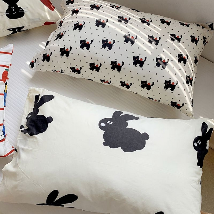 91家纺网 家纺一手货源 找家纺 柚可家居 2024新款活性印花单枕套-ins卡通系列 苹果蓝猫