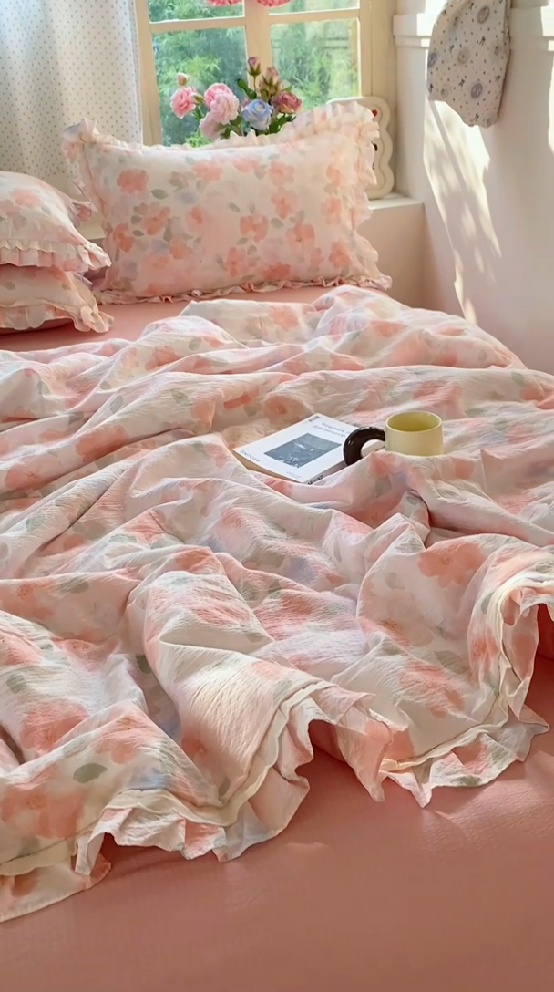 91家纺网 家纺一手货源 找家纺 大麦家纺 2025新款云感双层纱花边夏被四件套 微醺甜梦